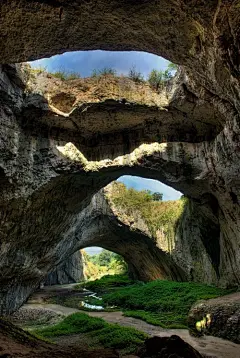 场景参考/场景素材/场景设计 山石洞穴素材
花瓣关注原画人，推荐更多精选素材，绘画更有灵感