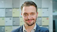 男商人,空白的,文档,正面视角,贺卡,男性,仅男人,仅成年人,青年人,白色