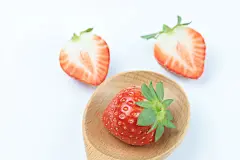 美食图片创意摄影水果摄影草莓味高清素材草莓壁纸红色草莓创意818A1460 – 饿狐背景网站-微距高清设计素材免费图片下载海报壁纸摄影背景素材，背景图，背景墙，背景板，背景图片，背景纹理，背景板设计，背景材质，背景大图