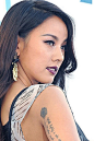 李孝利紫唇如鬼魅 韩国电影节女星妆容火爆PK