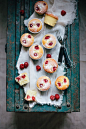 Raspberry almond cupcakes