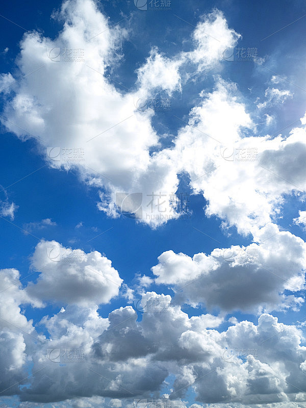 东京夏天的天空和云