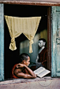 Buddhist Monk, Burma photographed by Steve McCurry
