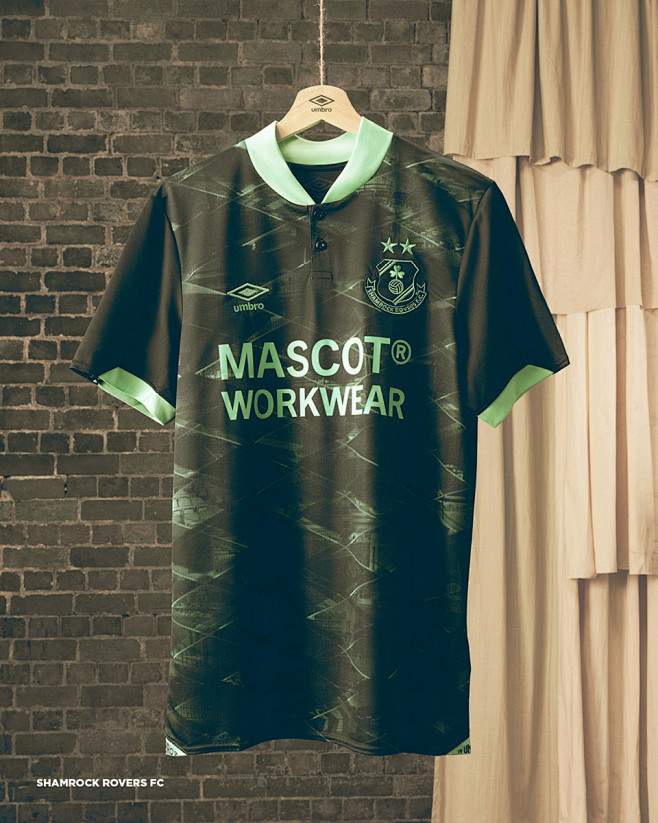 Umbro 赞助俱乐部百年纪念款球衣 ©...