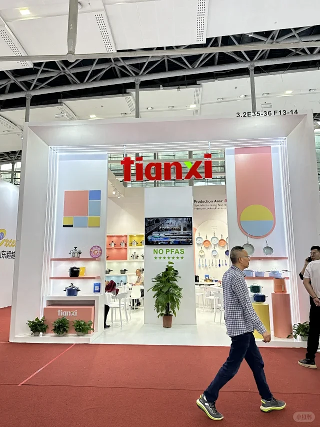 135th 广交会刚布完展，不知道明天会...