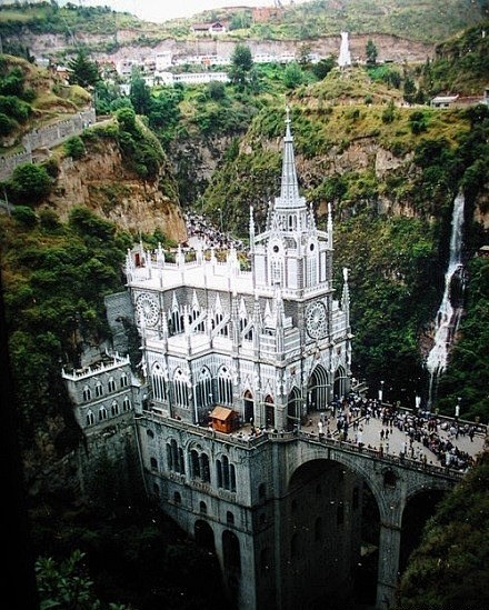 哥伦比亚Las Lajas教堂 太美了