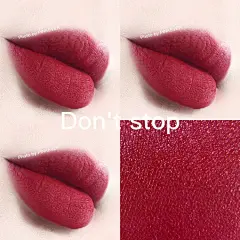 Nars哑光唇釉试色分享 
don't stop：蓝调正红，稍微暗一点点，复古的大红色怎样都好看 
light my fire：靓丽显白的橙红色，有一点点珊瑚调 
因为凑不到9图就拿马儿来补位吧... 
转发微博抽两个宝宝送一支Nars哑光唇釉 
如果是店主的好友再加送100大洋，传送门vx：13564898109 ​​​​