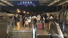 yamy 
#yamy 溜了# 
上线下线表情包 安排上了 鸭鸭要我私发给你用吗？ @火箭少女101_Yamy ​​​​
