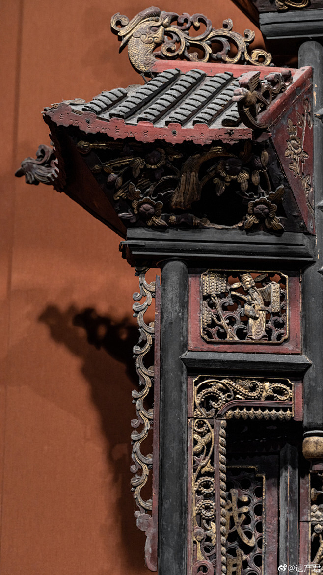 湖南省博物馆藏· 清代神龛神龛檐角飞翘....