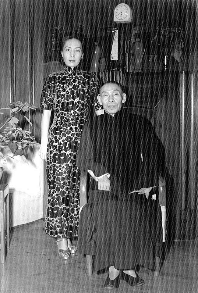1950年，孟小冬和杜月笙的结婚照（摄于...