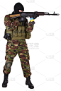 乌克兰准军事志愿兵使用卡拉什尼科夫步枪