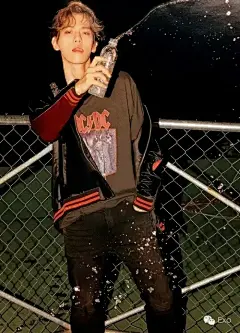 EXO#伯贤#边伯贤高清壁纸#灿烈#朴灿烈#高清壁纸#灿白#CHEN#LAY#张艺兴#KAI SOHO#世勋#吴世勋壁纸#D.O#XIUMIN#秀敏#壁纸#偶像#美男#妖孽美男#