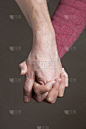 手牵手,垂直画幅,紧握双手,新婚夫妇,新婚,伴侣,白人,男性,仅成年人,青年人