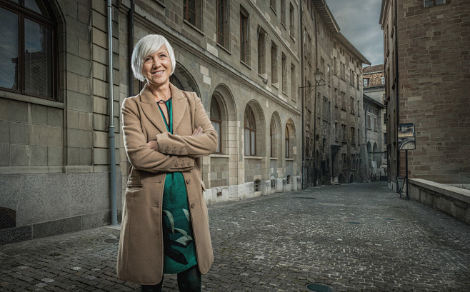 Portraits : People a...