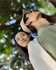 Reno6 Pro+，游戏竞技 | OPPO 中国 : Reno6 Pro+ 5G 手机游戏竞技，焕采光斑人像视频，高通骁龙 870 芯片，游戏 4D 振感，索尼IMX 766 传感器，在我眼里你会发光，AI 焕采美妆视频，AI 视频增强，3200 万自拍前置 +6400 万水光人像主摄，，65W 超级闪充，人像绘影专属息屏壁纸，OPPO闪达一屏两用，游戏超级闪电启动