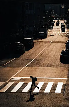 &quot;
这个世界上根本没有正确的选择，
我们只不过是要努力奋斗，
使当初的选择变得正确。
&quot;
——〔日〕村上春树《1Q84》