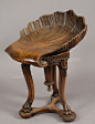 木雕古色古香的核桃木钢琴凳，1880