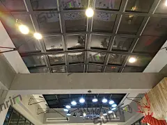 I开合屋顶或开合屋盖（Retractable roof）是一种较为新颖的建筑形式，Sunrim是电动开合屋顶生产厂家，客户包括清华，华为，腾讯，国药，福斯等国内外世界500强企业，高校等。