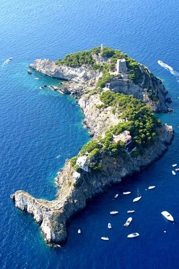 利加利岛 位于意大利的阿马尔菲海面，因酷...
