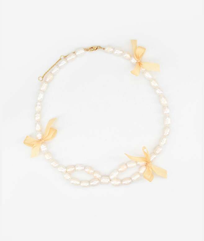 The Pearl Bow Neckla...