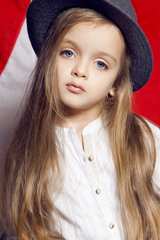 米兰 库尔尼科娃 小萝莉 俄罗斯 小模特