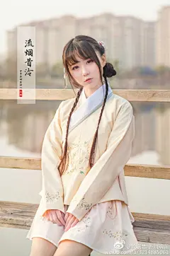 【花朝节上新-半现货】流烟昔泠，是泠不是冷！周三中午12:30准时上架！~店铺传送门链接：O网页链接花朝节半现货新品-梨花兔，春款黄兔子！萌萌哒小裙纸~软萌清新~袄子178（汉服形制，可搭汉服长裙，窄袖日常也妥妥哒~） 汉元素开叉短裙118（侧摆开叉，里衬粉色，走路转圈小间色美萌美萌，麻 ​​​​...展开全文c