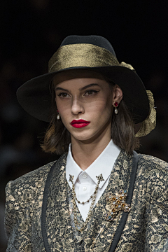 三天er采集到Dolce&Gabbana2019年春夏高级成衣时装发布