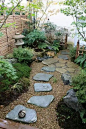 Jardin Japonais http://www.cotemaison.fr/jardin-terrasse/creer-un-jardin-japonais-jardin-zen-tout-ce-qu-il-faut-savoir_21426.html: