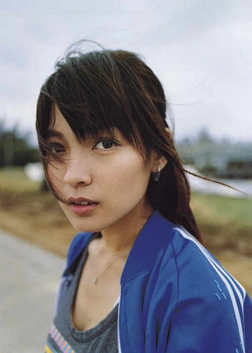 国仲涼子