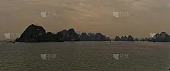 哈龙在黄昏时作国画