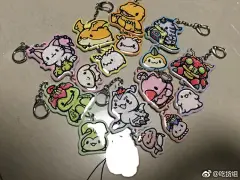 【吃货组 预告】  #数码宝贝#     同人周边 幼年期x成长期  #挂件#  BY：馄饨皮。未来将在【御咖堂】开拍噢~喜欢的小伙伴们不要错过啦~~@馄饨_皮子 ​​​​