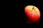 black background apple red 黑色背景