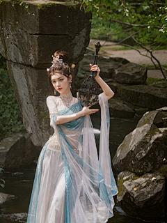 好看pose_国风、武侠、仙侠-花瓣网|陪你做生活的设计师