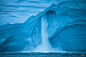 图中是夏日融化状态的冰盖，这是挪威最大的冰盖。