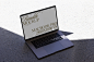 户外实拍高级阴影笔记本电脑场景贴图展示网页设计提案样机模板 Macbook Pro 01