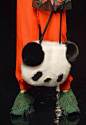 Keita Maruyama F/W 2015 Tokyo - Bags.2015秋冬东京时装周,丸山敬太用了不少东方元素,除了各种花卉与皮草,还把金鱼,熊猫,羽毛用到了手袋上~