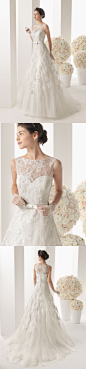 ROSA CLARÁ / 
- Two by Rosa Clará (COLLECTION 2014)
117 / MALENA
Vestido de encaje y tul en color natural.
61G01 - Guante de chantilly y tul, corto, natural.
T6318 - Tiara de cristal, color plata.
—————————————————
#Wedding Dresses# #婚纱#