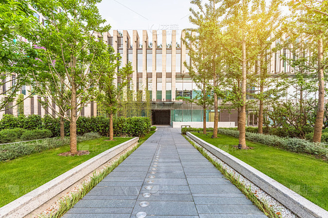 现代建筑在户外
