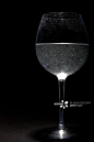 葡萄酒杯,饮用水,水,黑色背景,冷饮正版图片素材