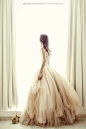 #带着婚纱去寻找爱情#@SalyPeng今日新娘高级婚纱设计师