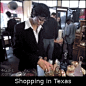 How Do You Know You Are Shopping In Texas？据说在德克萨斯购物是这个样子的……民风剽悍伤不起啊！http://t.cn/zQI5zho