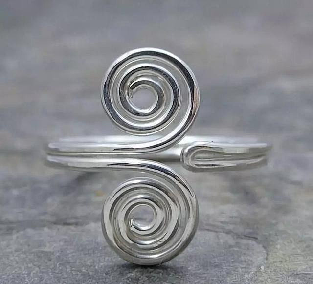 古老传统手艺只要一根丝线简单缠绕即可做出简美首饰收藏