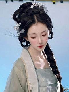 请偷走海报采集到妆容