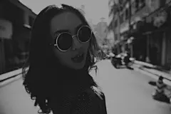  #黑白# #壁纸# #街拍# #摄影# #人像# #记忆#  #昆明#