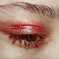 Red eye shadow + ​​​​