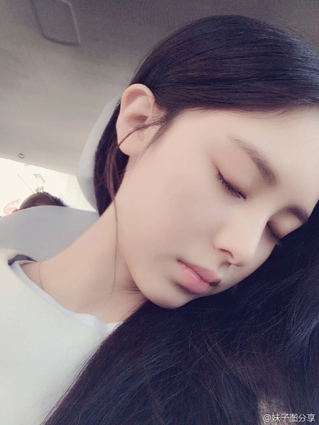 美女自拍