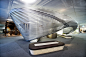 英国建筑师扎哈·哈迪德(zaha hadid)生前与丹麦设计公司 georg jensen合作，推出一组动态装置，以庆祝二者联合推出的一系列珠宝产品。