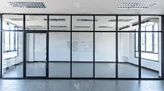 建筑内部玻璃门