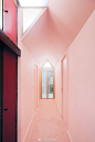设计美学集
6月9日 19:30 来自 微博 weibo.com
公寓 | Azab carries out colourful update of Inner Home apartment in Bilbao