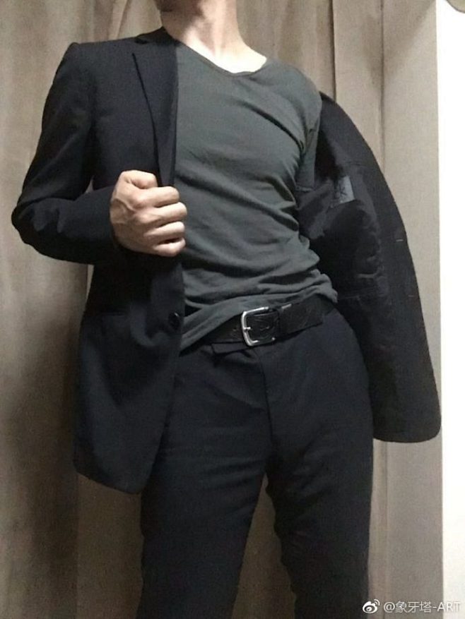 穿西服的男人   这样的好图还有44张微...
